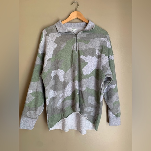 Aerie oversized sweatshirt camouflage camo collared 1/4 zip - Picture 1 of 7